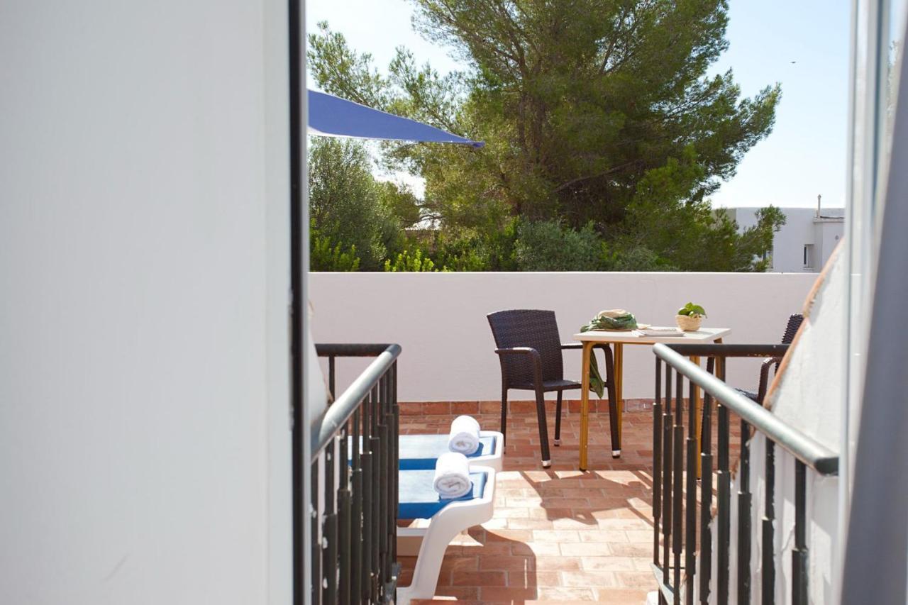 Apartamentos Cala Murada Tennis Bagian luar foto