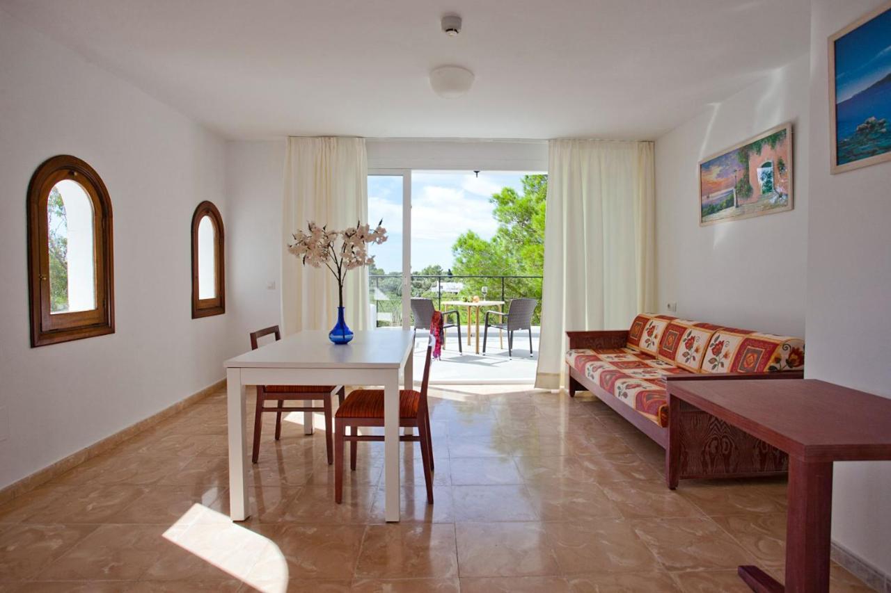 Apartamentos Cala Murada Tennis Bagian luar foto