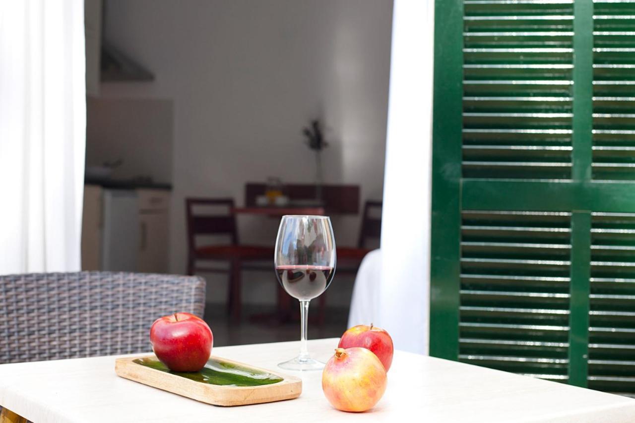 Apartamentos Cala Murada Tennis Bagian luar foto
