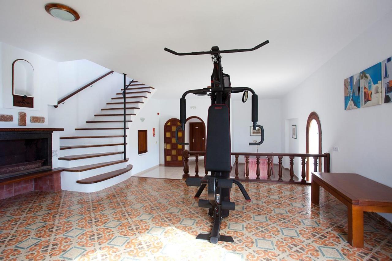 Apartamentos Cala Murada Tennis Bagian luar foto