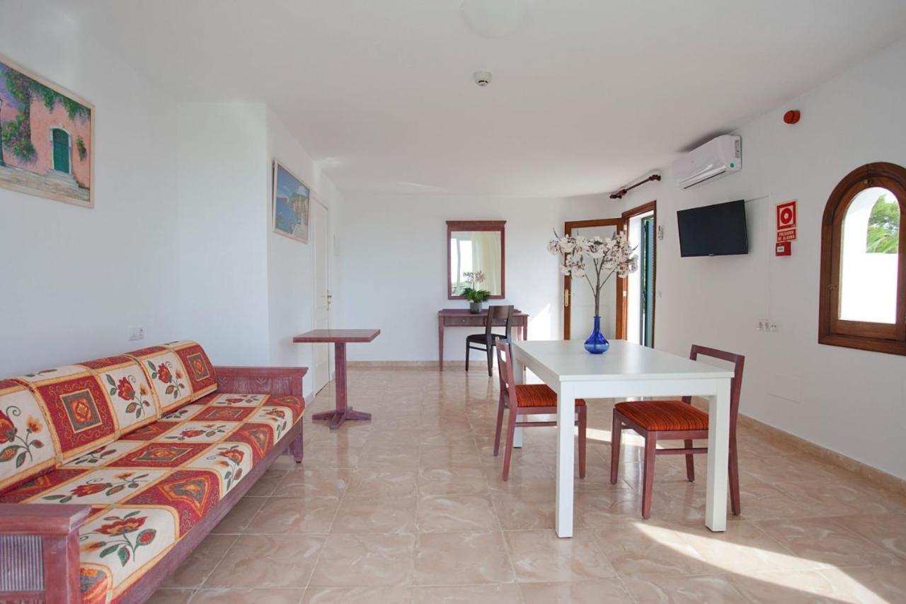 Apartamentos Cala Murada Tennis Bagian luar foto