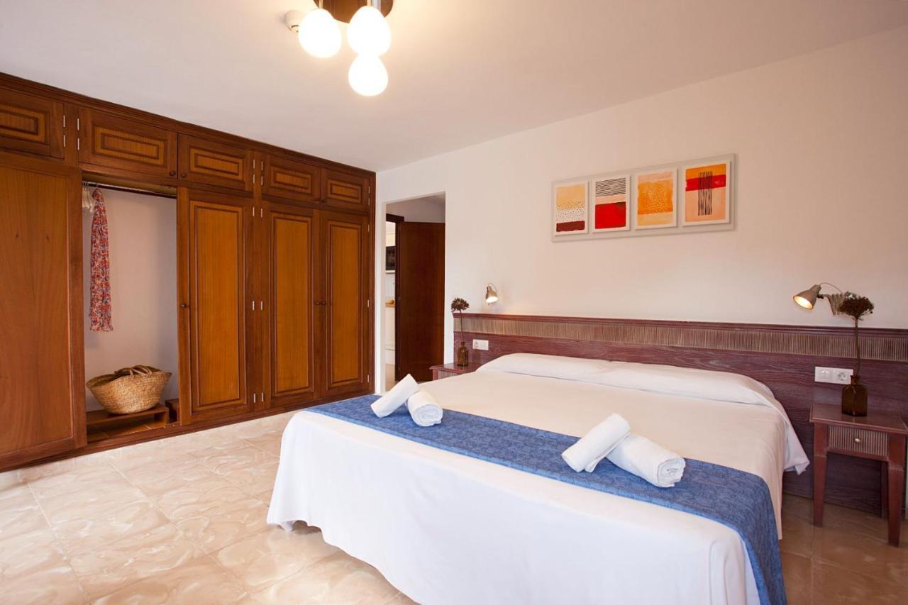 Apartamentos Cala Murada Tennis Bagian luar foto