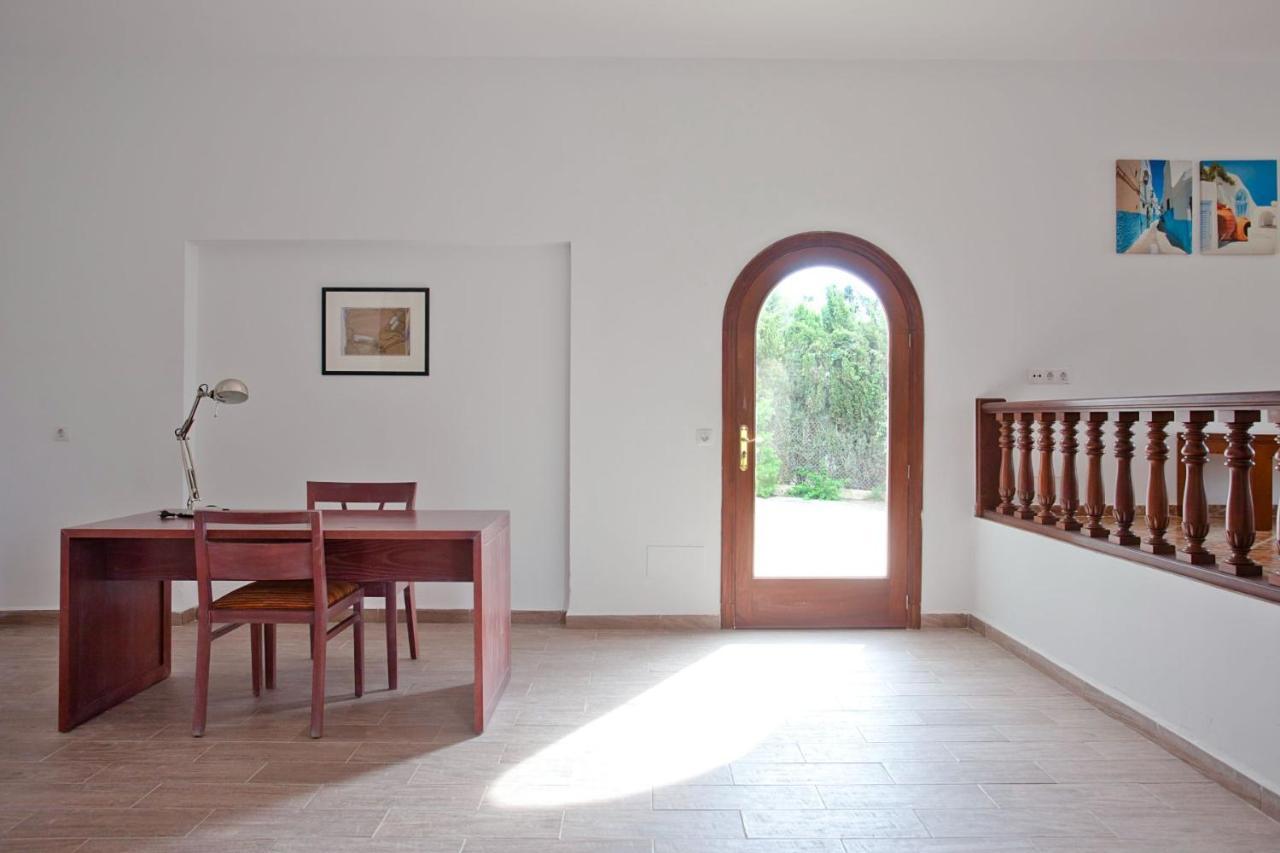 Apartamentos Cala Murada Tennis Bagian luar foto