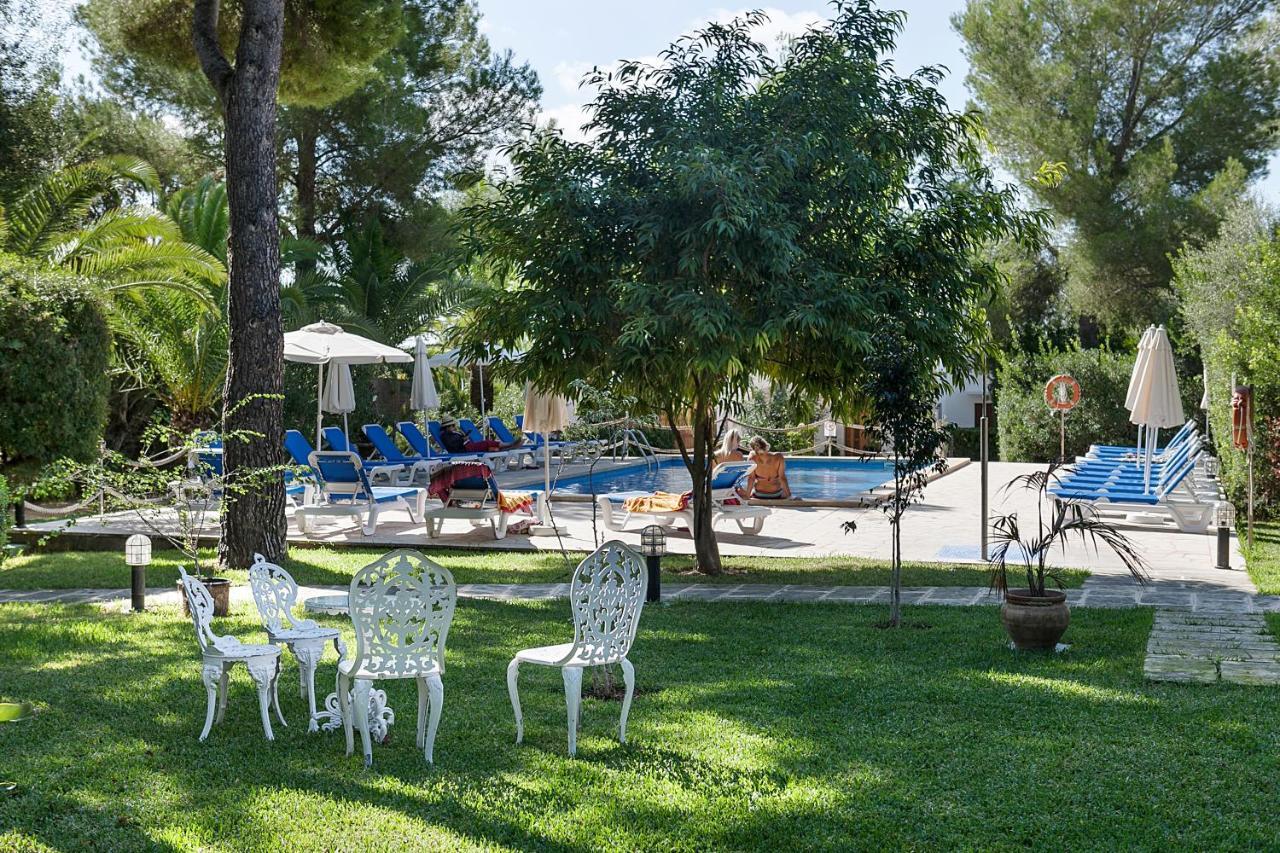 Apartamentos Cala Murada Tennis Bagian luar foto