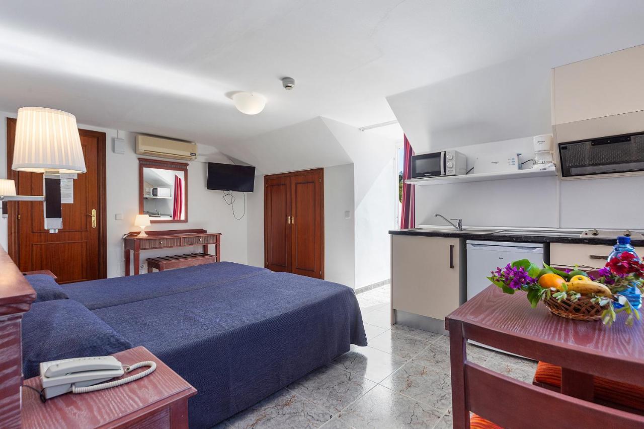 Apartamentos Cala Murada Tennis Bagian luar foto