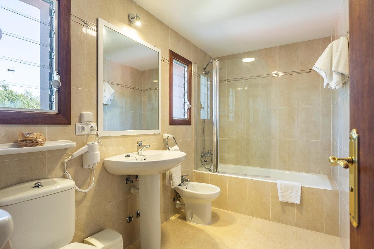 Apartamentos Cala Murada Tennis Bagian luar foto